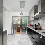 Apartman 2 Bdr W/pool And Jacuzzi By Lovelystay *
