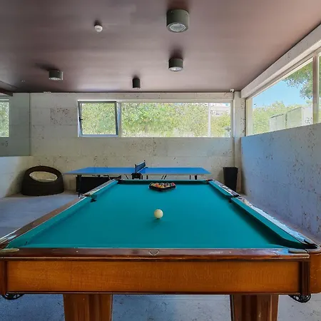 2 Bdr W/pool And Jacuzzi By Lovelystay Apartman