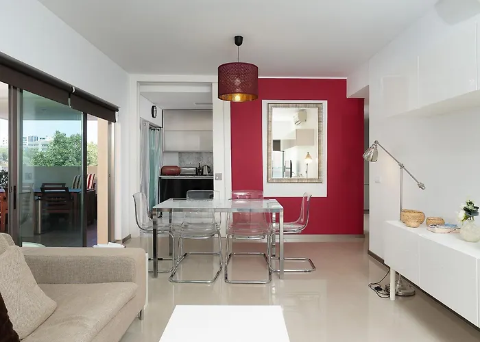 Daire 2 Bdr W/pool And Jacuzzi By Lovelystay