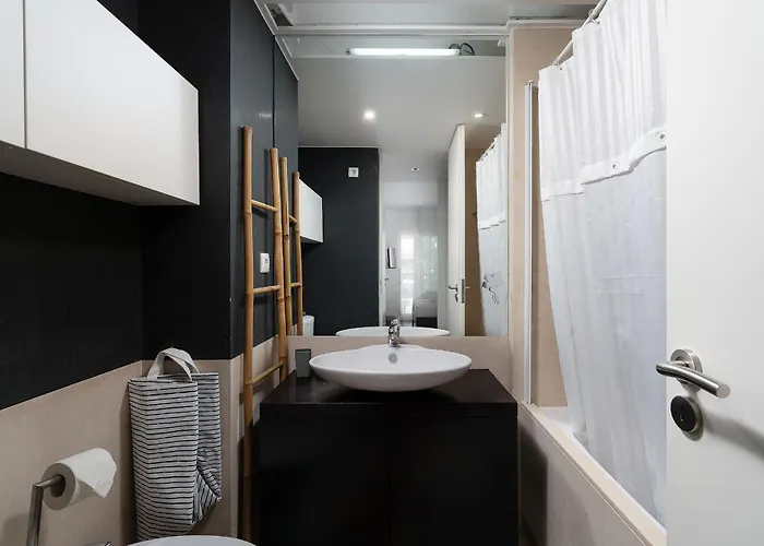 2 Bdr W/pool And Jacuzzi By Lovelystay * Portimão